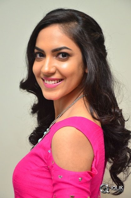 Ritu-Varma-At-Pelli-Choopulu-Movie-100-Days-Function